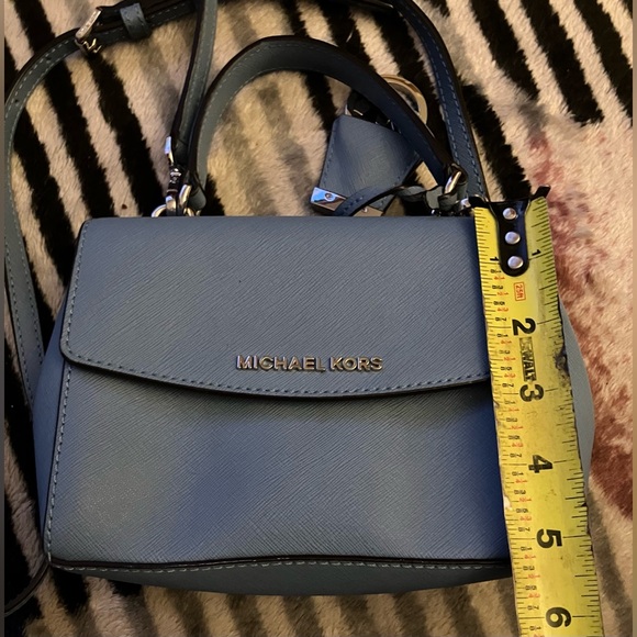 Michael Kors blue bag - Picture 7 of 7